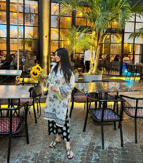 Sehar Khan feet photo thumbnail