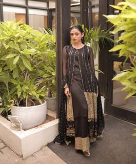 Sehar Khan feet photo thumbnail