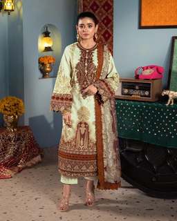 Sehar Khan feet photo thumbnail