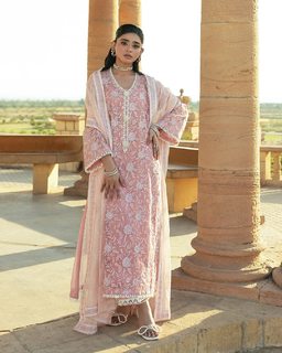 Sehar Khan feet photo thumbnail