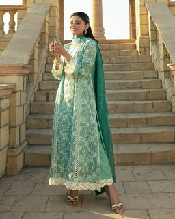 Sehar Khan feet photo thumbnail