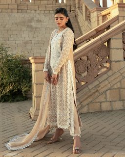 Sehar Khan feet photo thumbnail