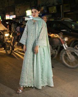 Sehar Khan feet photo thumbnail