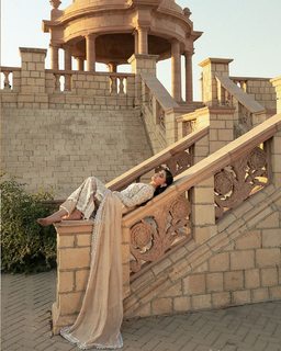 Sehar Khan feet photo thumbnail