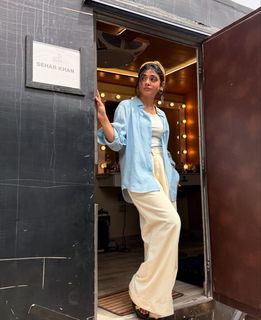 Sehar Khan feet photo thumbnail