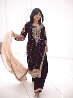 Sehar Khan feet photo 9