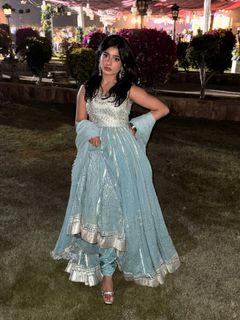 Sehar Khan feet photo 5