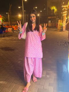 Sehar Khan feet photo 3