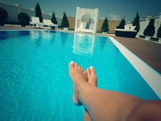 Seka Aleksic feet photo thumbnail