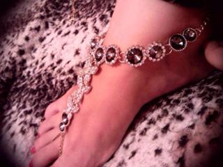 Seka Aleksic feet photo thumbnail