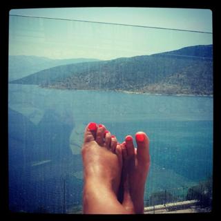 Seka Aleksic feet photo thumbnail