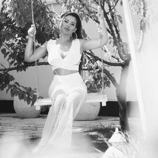 Seka Aleksic feet photo thumbnail