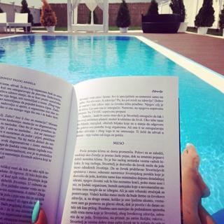 Seka Aleksic feet photo thumbnail