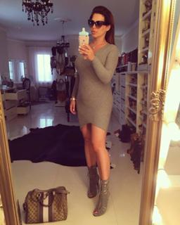 Seka Aleksic feet photo thumbnail