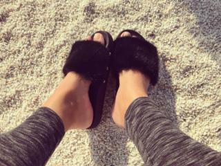 Seka Aleksic feet photo thumbnail