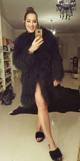 Seka Aleksic feet photo thumbnail