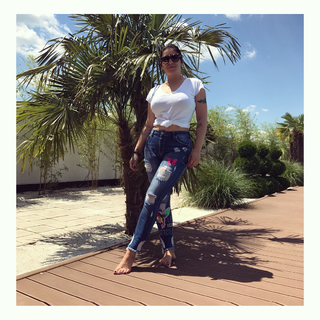 Seka Aleksic feet photo thumbnail