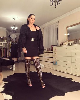 Seka Aleksic feet photo thumbnail