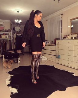 Seka Aleksic feet photo thumbnail