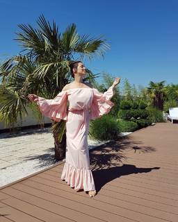 Seka Aleksic feet photo thumbnail