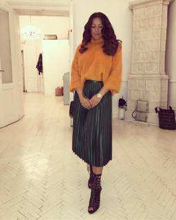 Seka Aleksic feet photo thumbnail