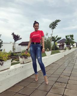 Seka Aleksic feet photo thumbnail