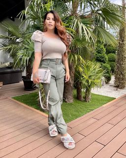 Seka Aleksic feet photo thumbnail