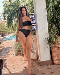 Seka Aleksic feet photo thumbnail