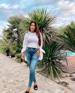 Seka Aleksic feet photo thumbnail