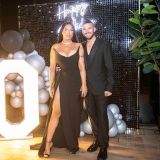 Seka Aleksic feet photo thumbnail