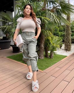 Seka Aleksić feet photo 2