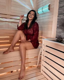 Seka Aleksić feet photo 1