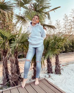 Seka Aleksić feet photo 4