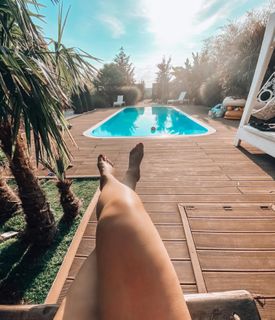 Seka Aleksić feet photo 3