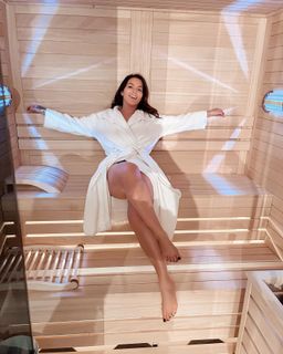 Seka Aleksić feet photo 15