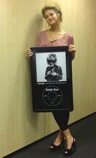 Selah Sue feet photo 5