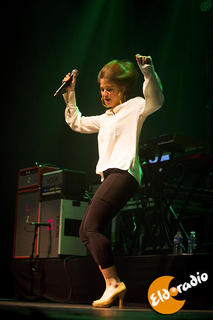 Selah Sue feet photo 2