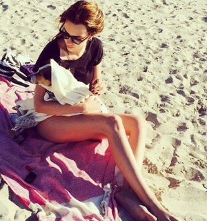 Selen Soyder feet photo 19