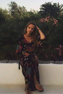 Selen Soyder feet photo 18