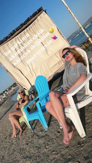 Selen Soyder feet photo 6