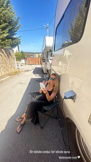 Selen Soyder feet photo 4