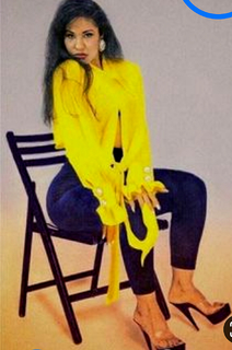 Selena feet photo thumbnail