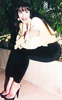 Selena feet photo thumbnail