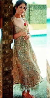 Selena feet photo thumbnail