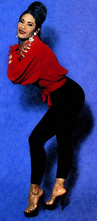 Selena feet photo thumbnail