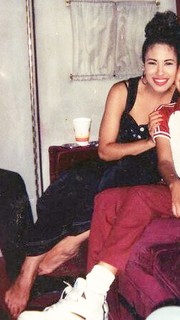 Selena feet photo thumbnail