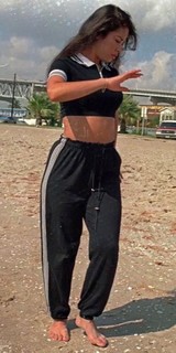 Selena feet photo thumbnail