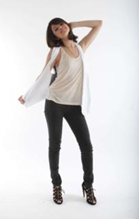 Selena Gomez feet photo thumbnail