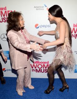 Selena Gomez feet photo thumbnail