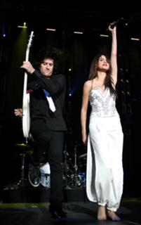 Selena Gomez feet photo thumbnail